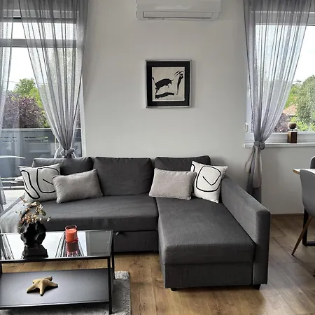 Lily Aparthotel 3*
